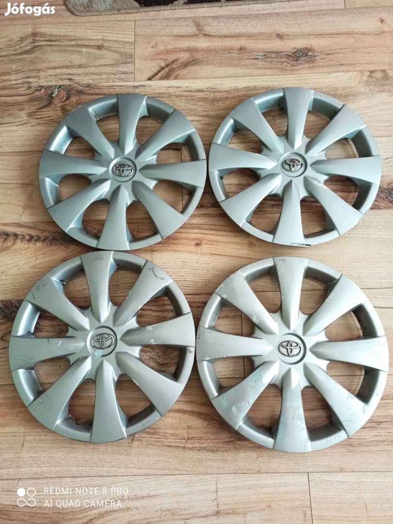 Toyota gyári dísztárcsa készlet 16 "" -os,