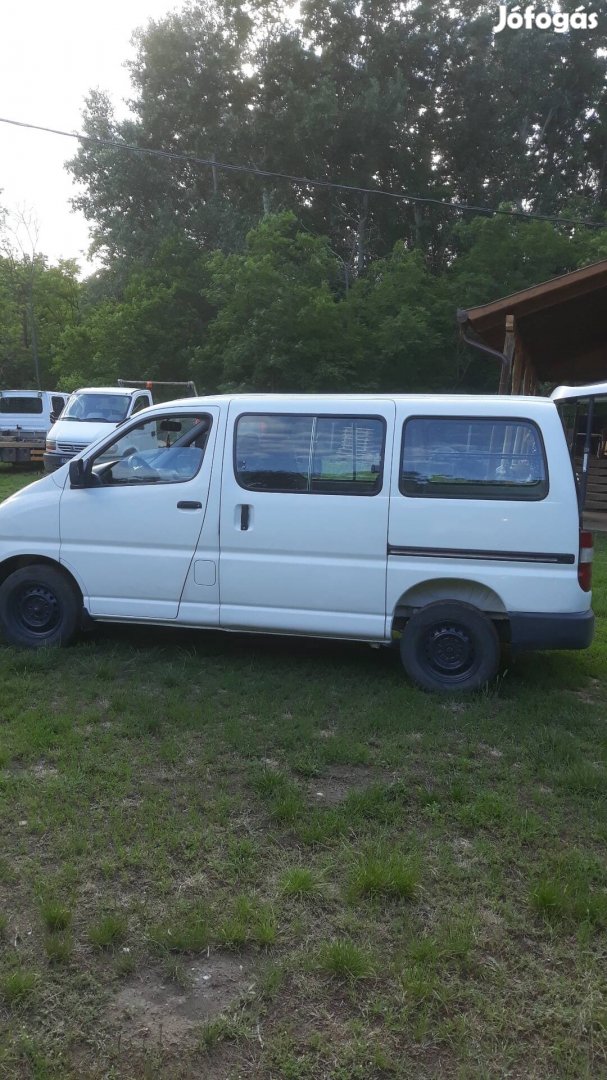 Toyota hiace 6sz+teher csere érdekel.