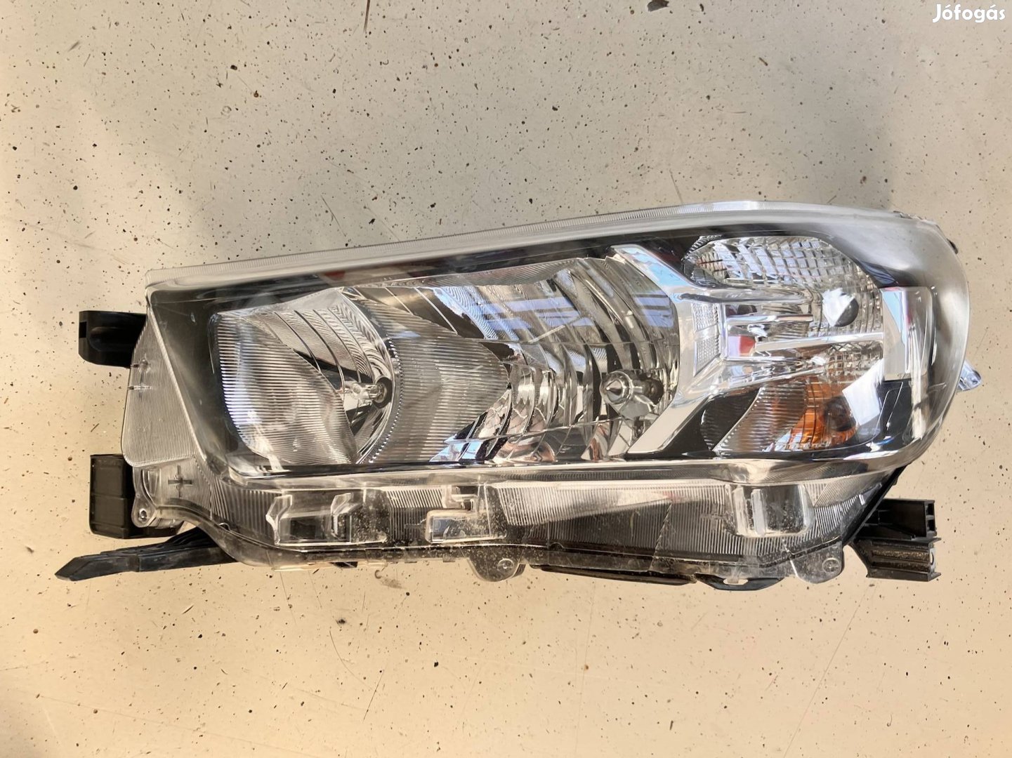 Toyota hilux fényszóró 