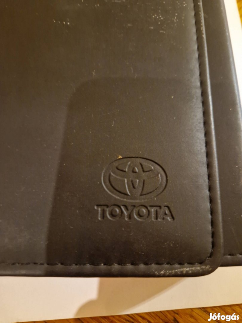 Toyota irattartó mappa