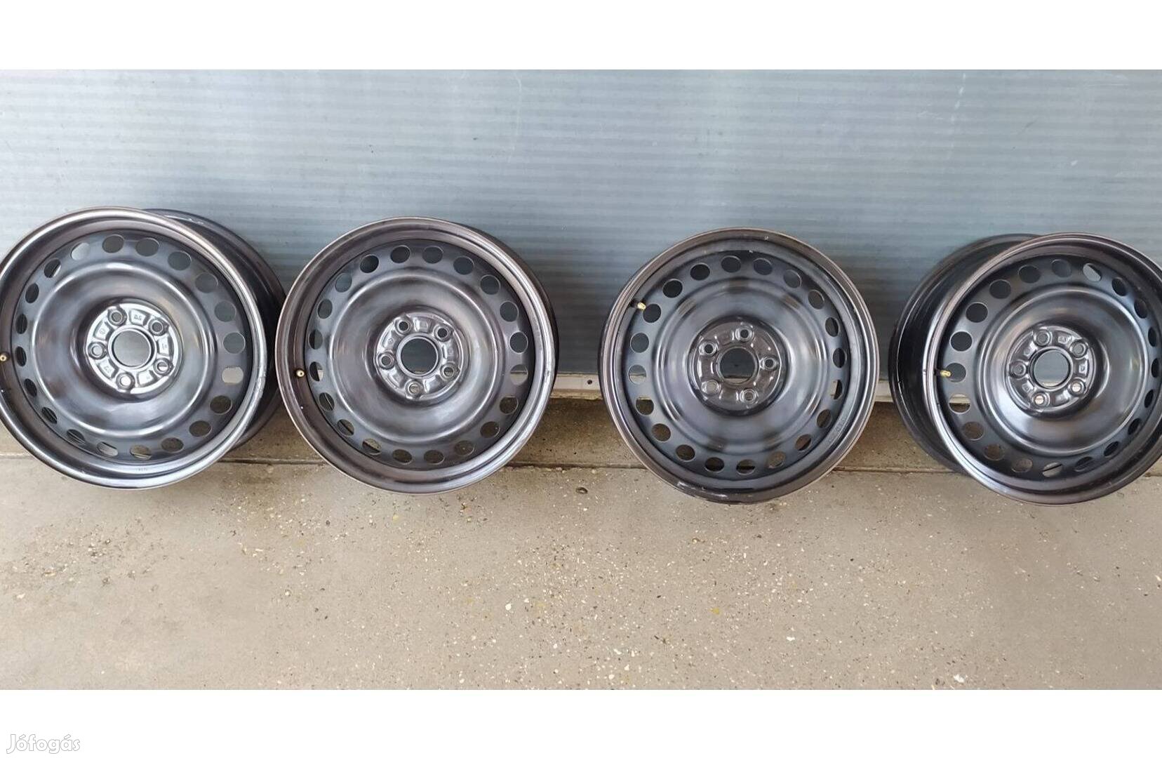 Toyota lemezfelni 5X114.3, 6.5x17 ET45 60.1