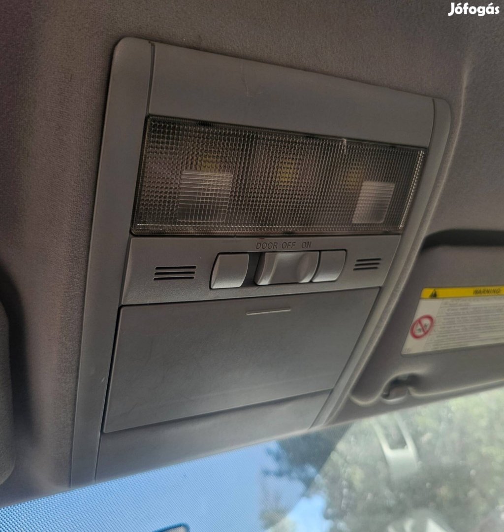 Toyota prius 2 belső világítás panel 8000