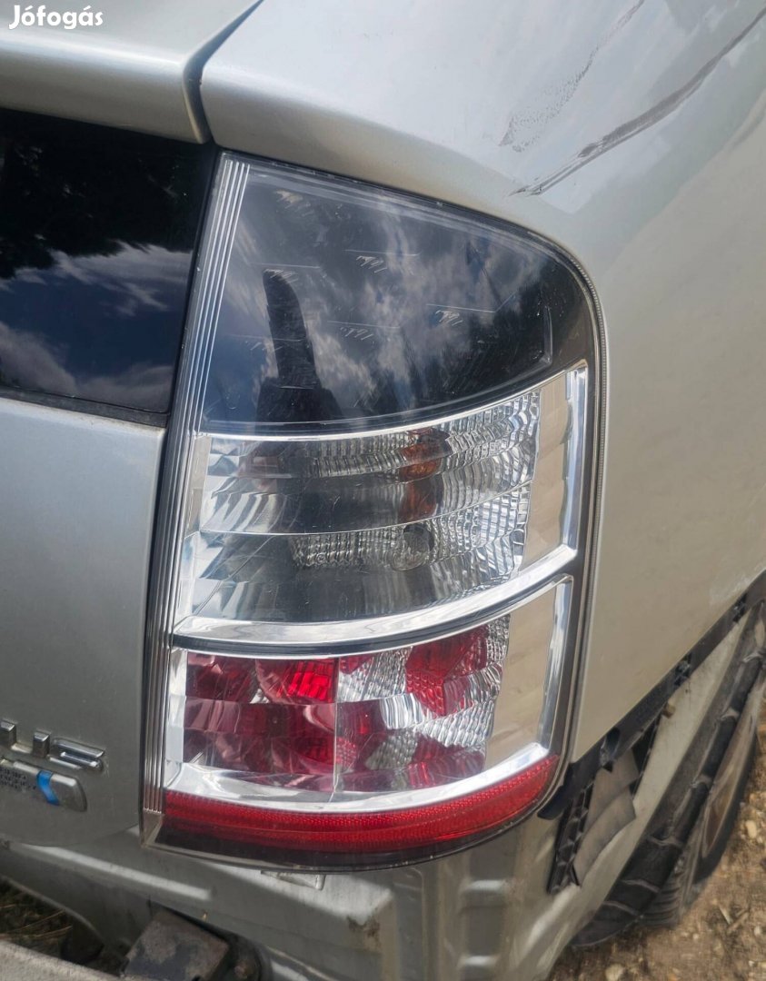 Toyota prius 2 jobb hátsó lámpa 28000
