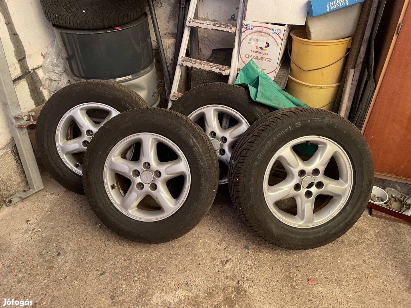 Toyota rab 4 Felnik eladók új Uni Royal gumikkal