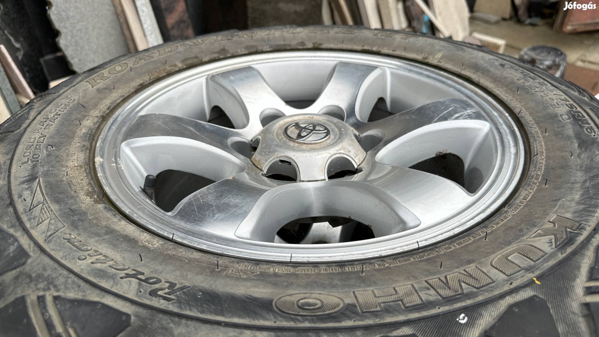 Toyota terepjáró 16" alufelni, terepgumi