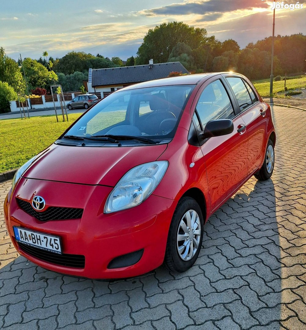 Toyota yaris 2010, megkímélt állapotban,  hölgy tulajdonostól 