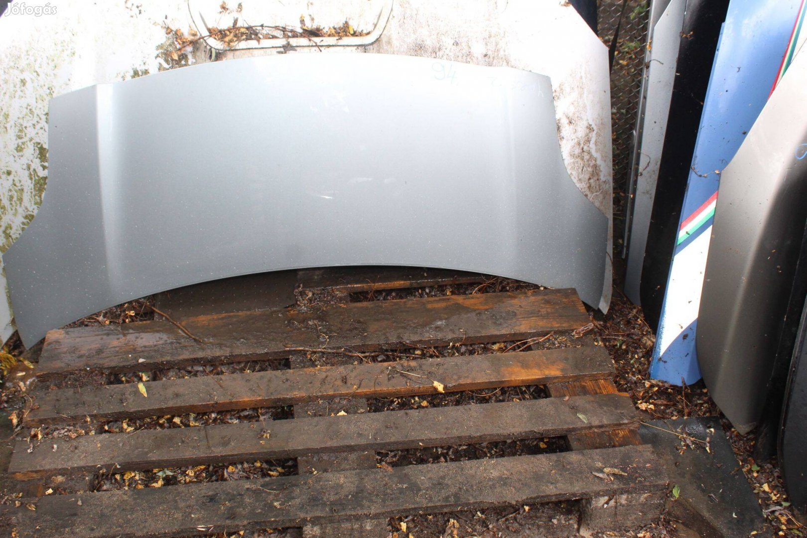 Toyota yaris II. 2006-2011 motorháztető (94)