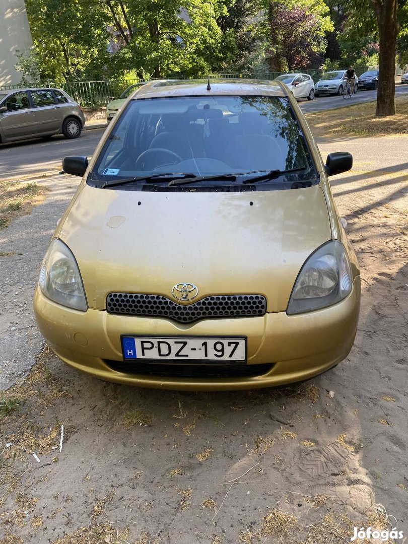 Toyota yaris . Jobb K