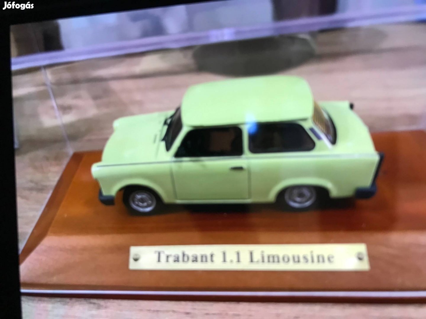 Trabant 1.1 ritka modellauto 1/43 1:43