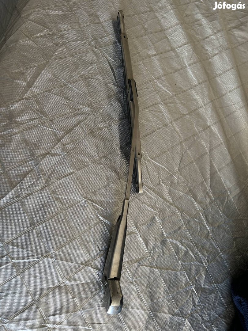 Trabant 1 darab ablaktörlő kar és lapát