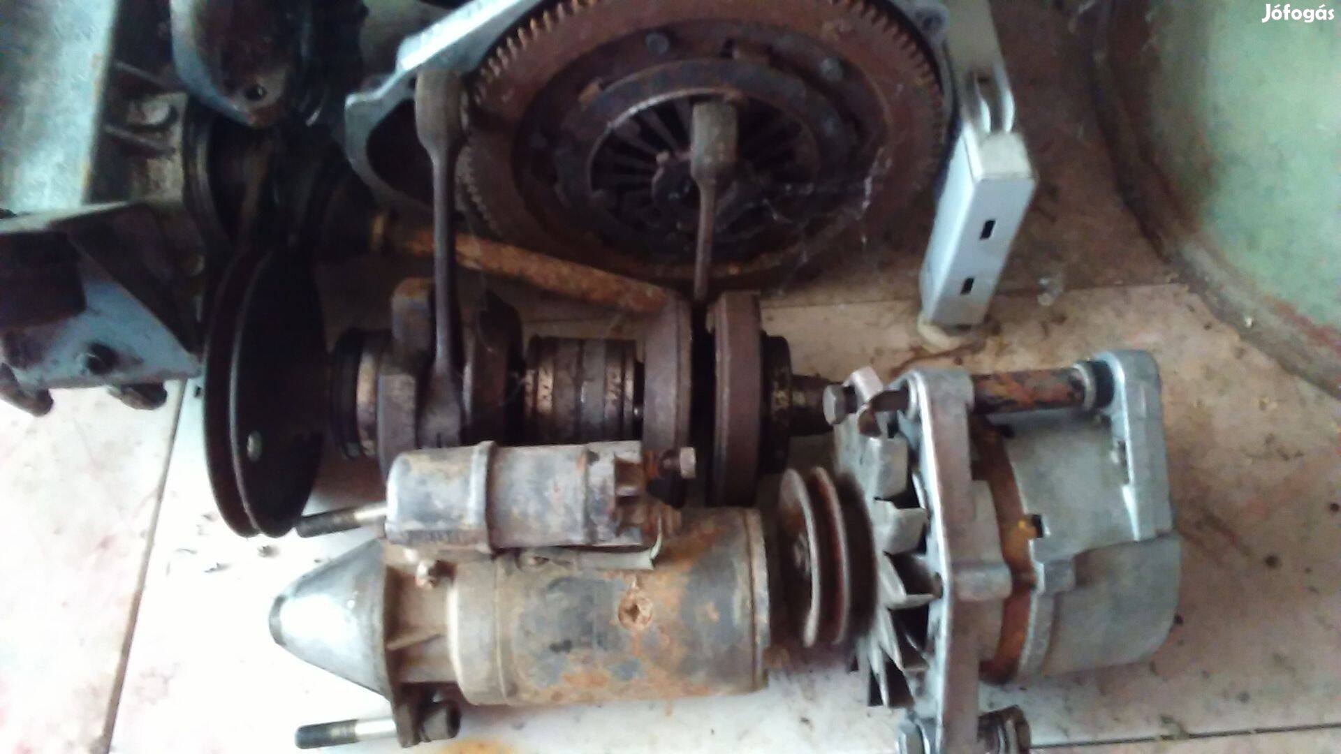 Trabant alkatrész eladó