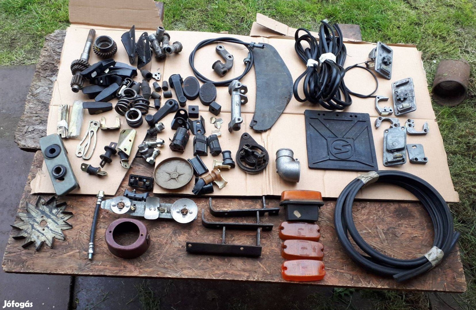 Trabant alkatrészek eladók !