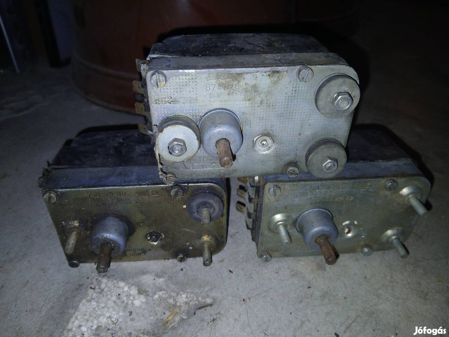 Trabant alkatrészek olcsón eladók