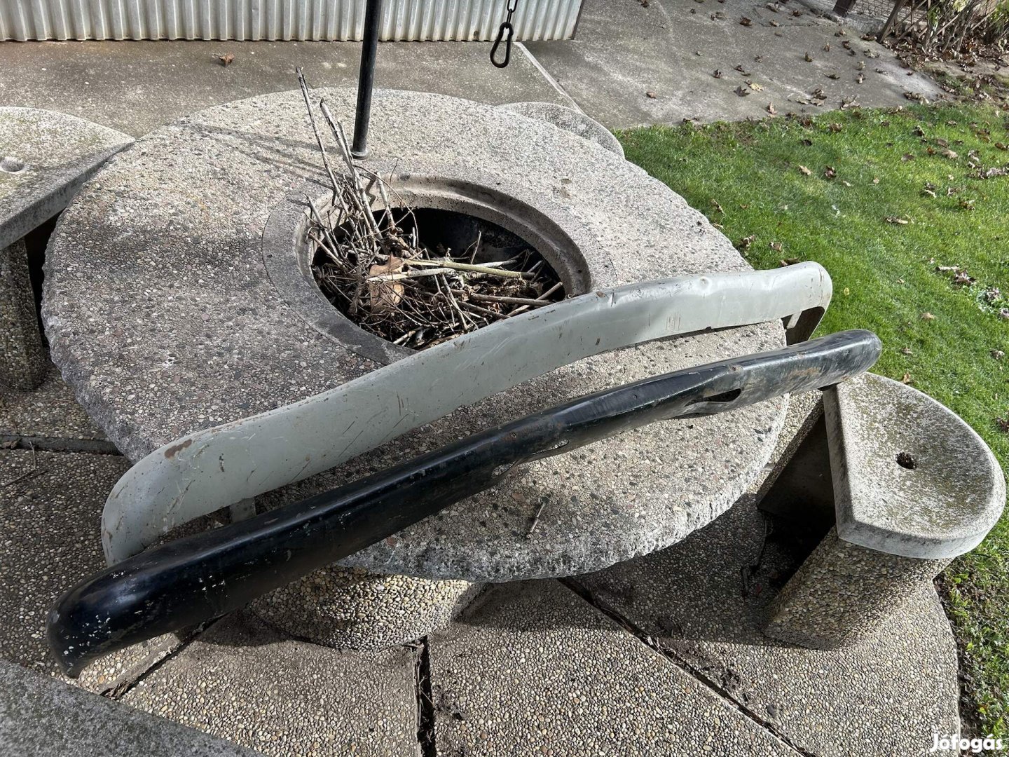 Trabant első- hátsó csúcsos lökhárító 