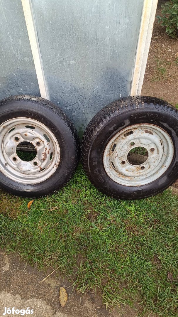 Trabant felni eladó.