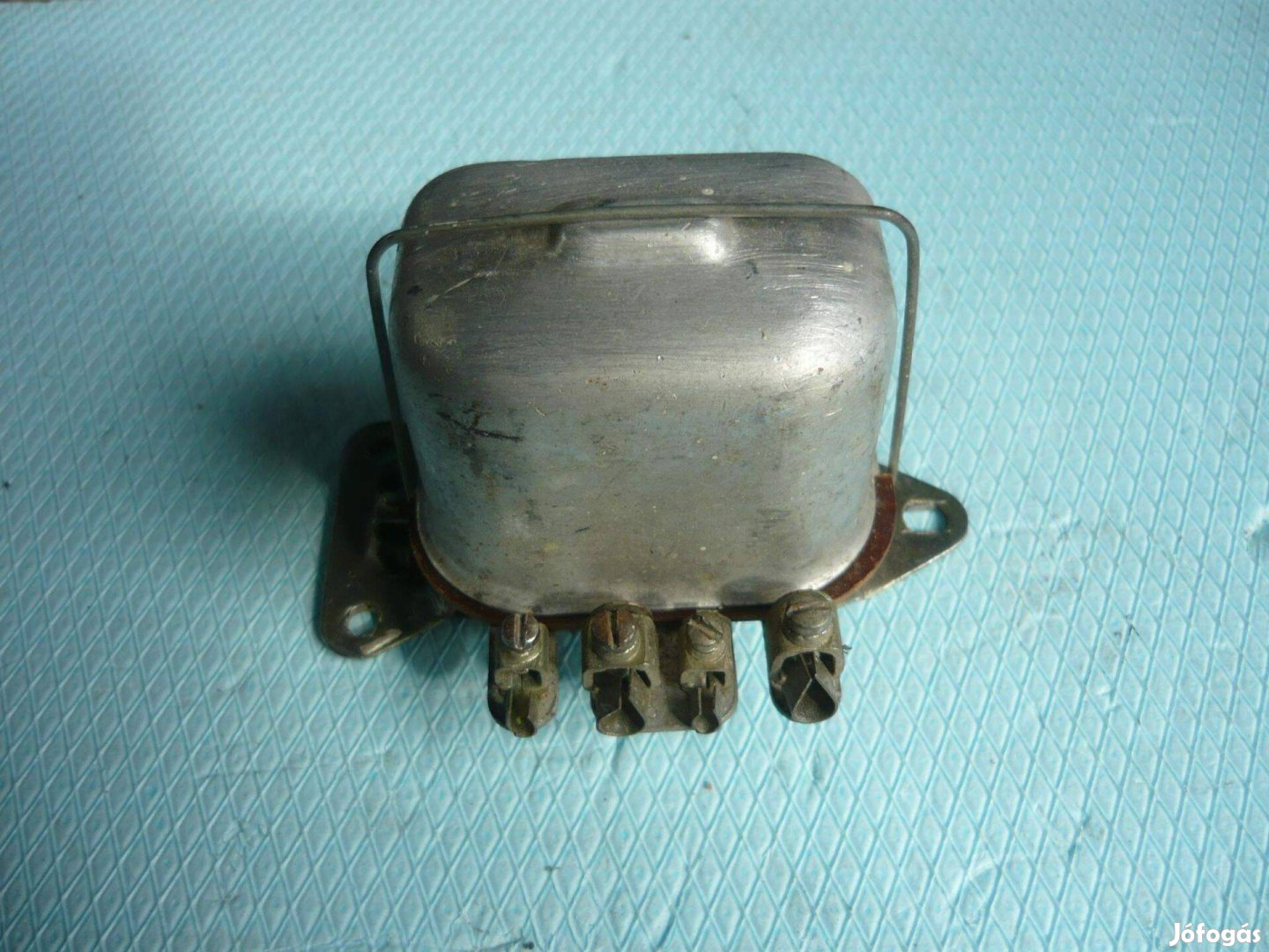 Trabant feszültség szabályzó