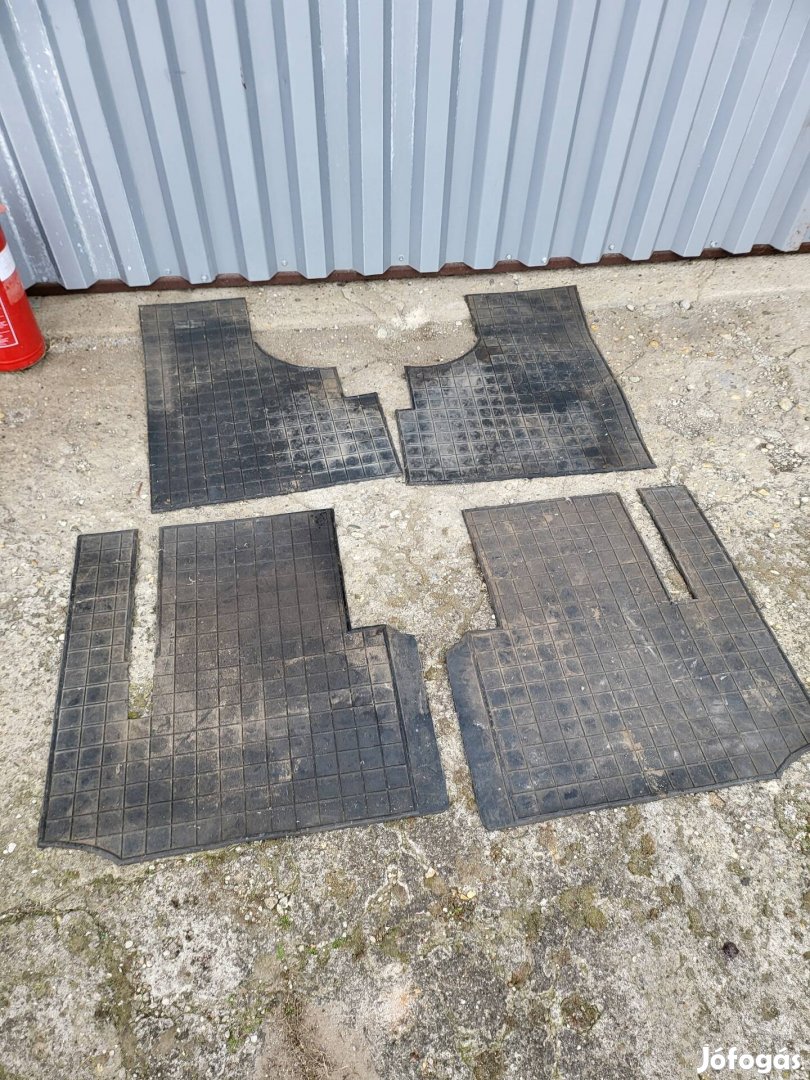 Trabant gumiszőnyeg