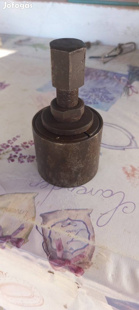 Trabant kerékagy lehuzó