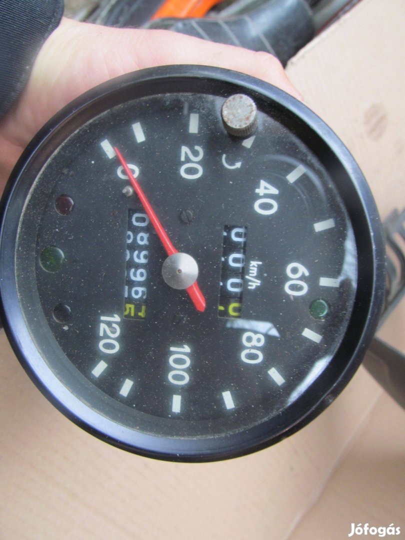 Trabant km óra eladó