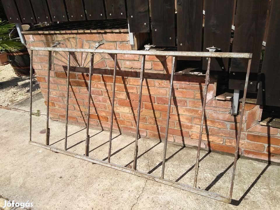 Trabant kombi tetőcsomagtartó eladó. 2m x 1m