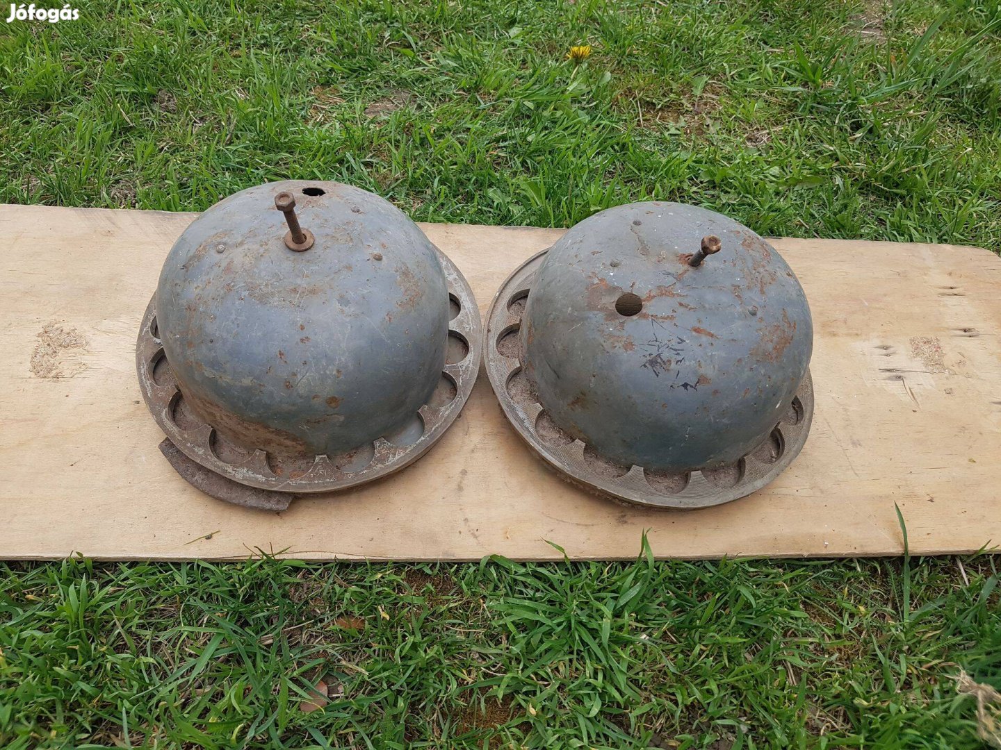 Trabant lámpa keret foncsor nélkül