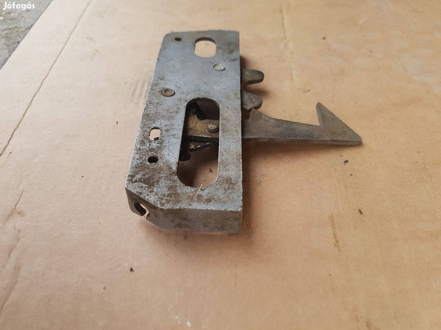 Trabant motorháztető zárszerkezet ez rögzíti a motorháztetőt Eladó