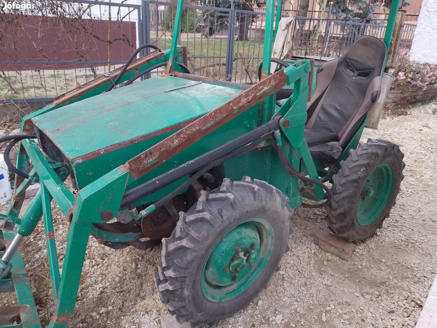 Trabant motoros homlokrakódos traktor