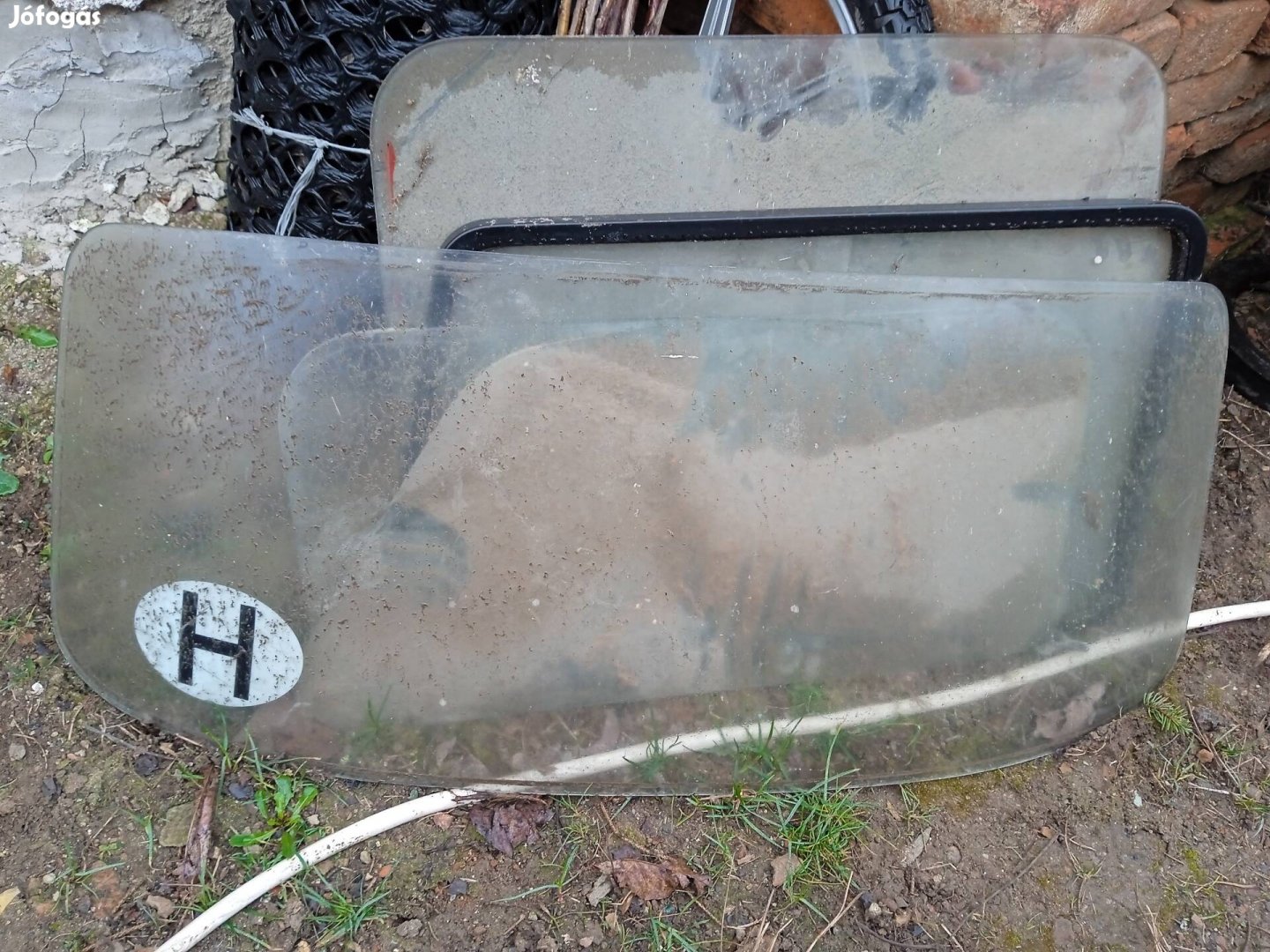 Trabant szélvédő első hátsó oldal ablak 