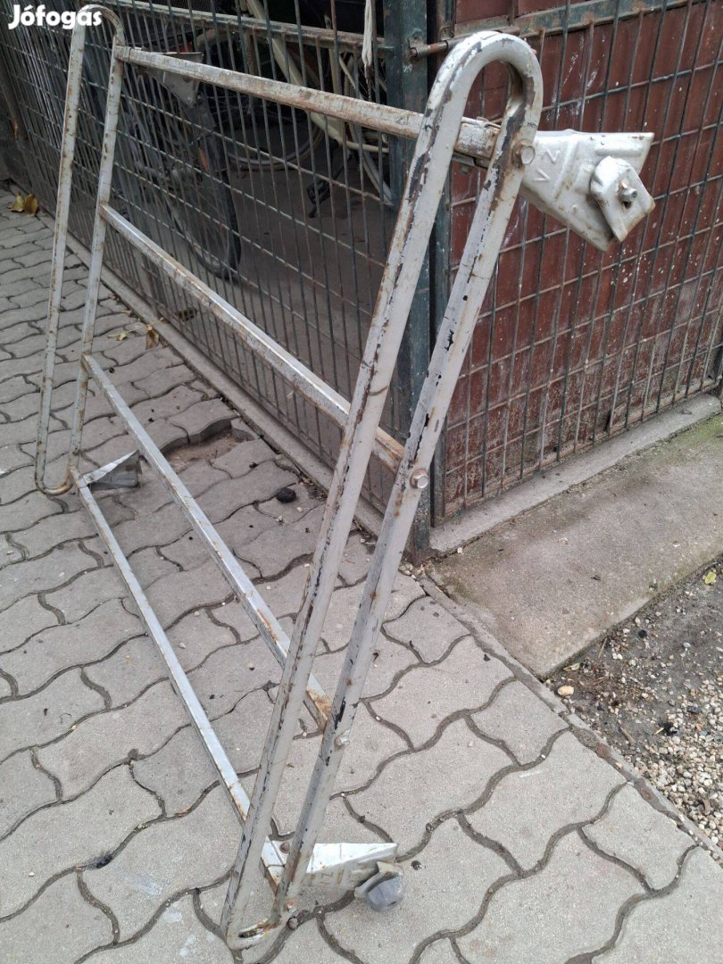 Trabant tetőcsomagtartó eladó!