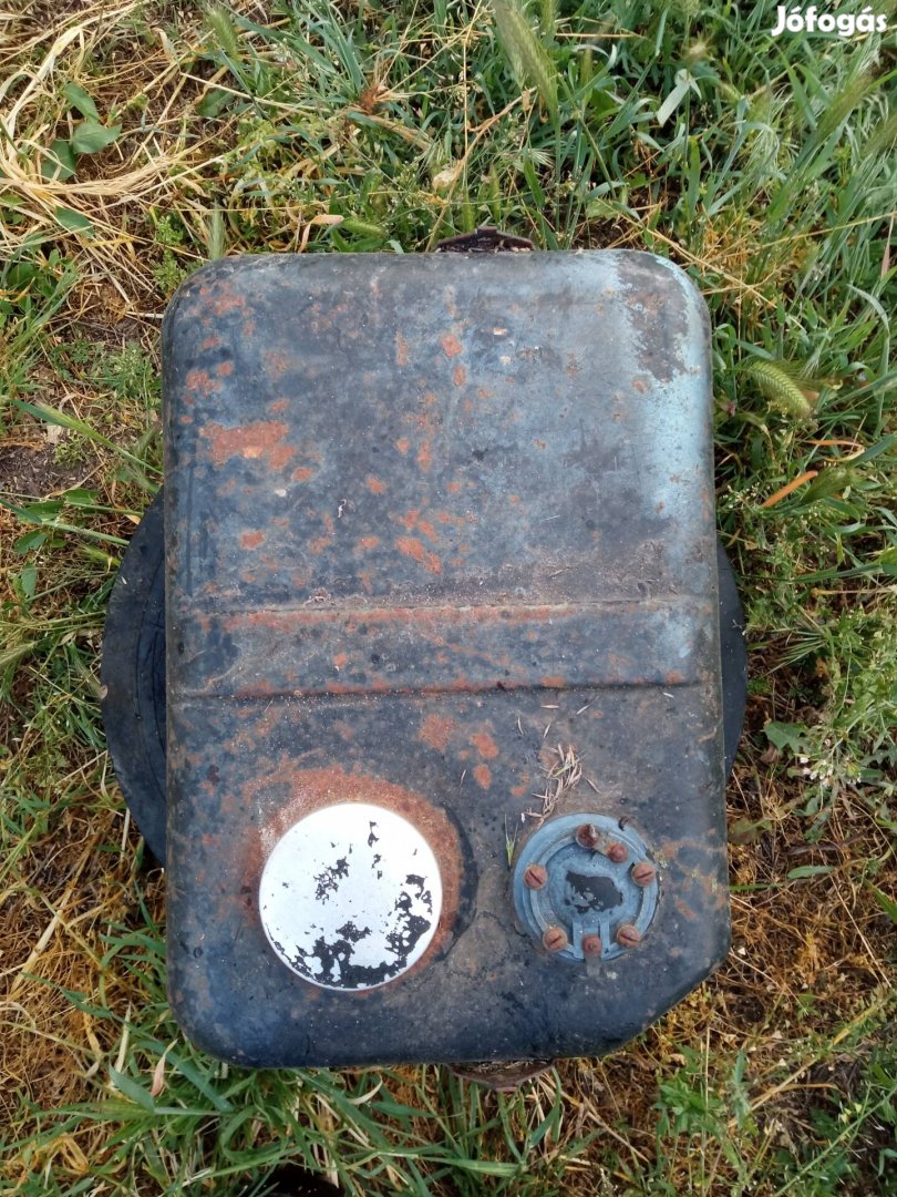 Trabant üzemanyag tank