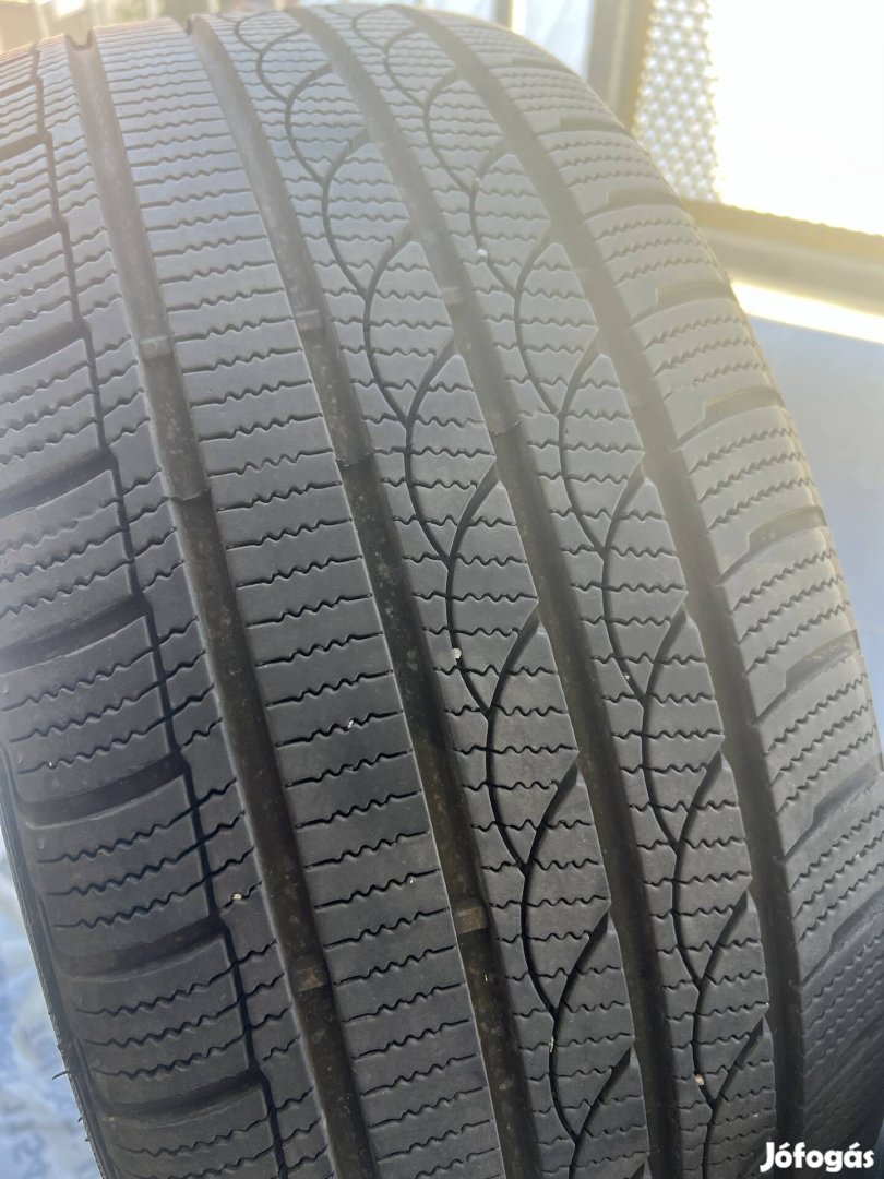 Tracmax téligumi 225/45r17 94v 2024