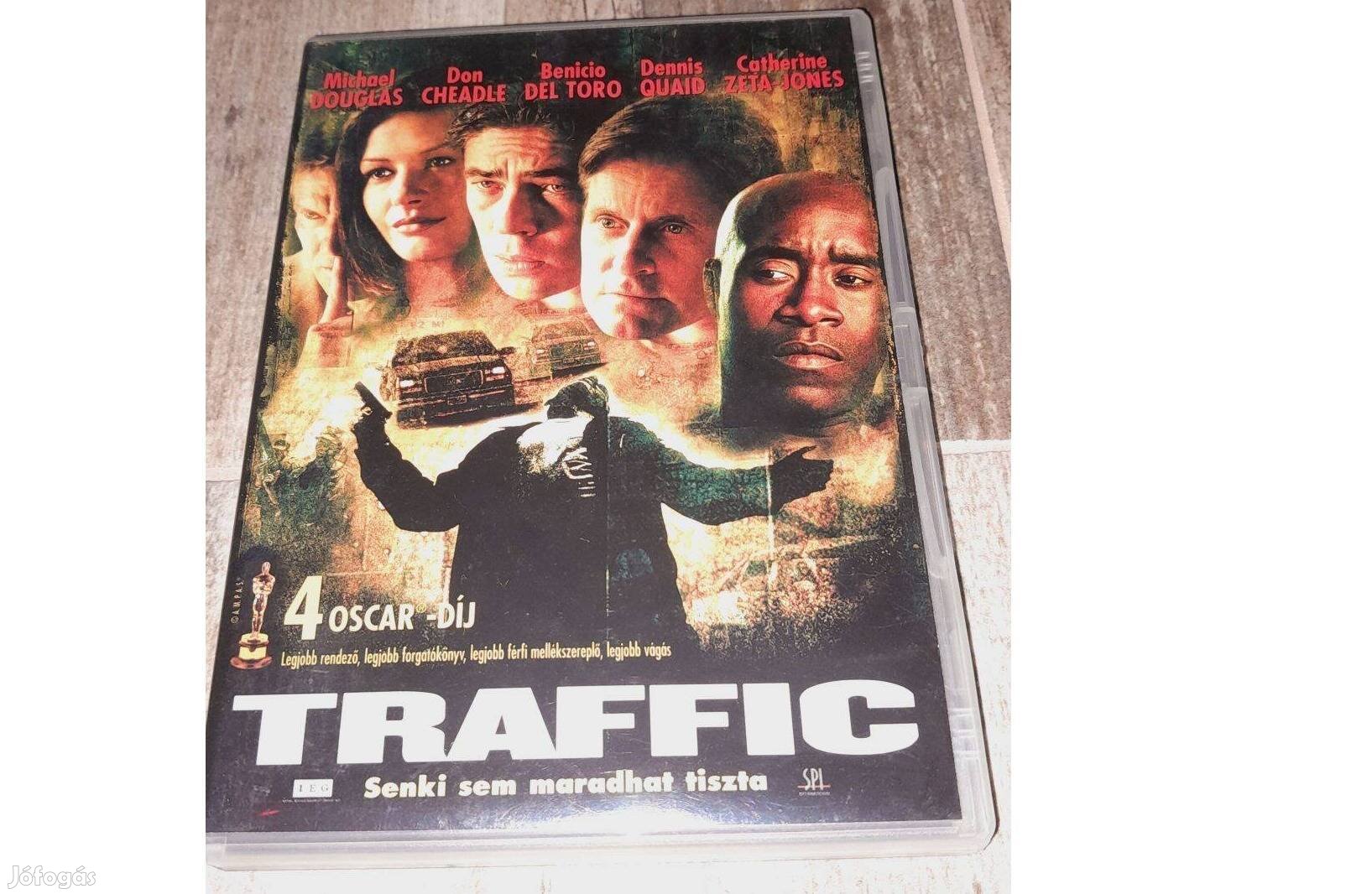 Traffic DVD (2000) Szinkronizált (Steven Soderbergh filmje) Michael Do