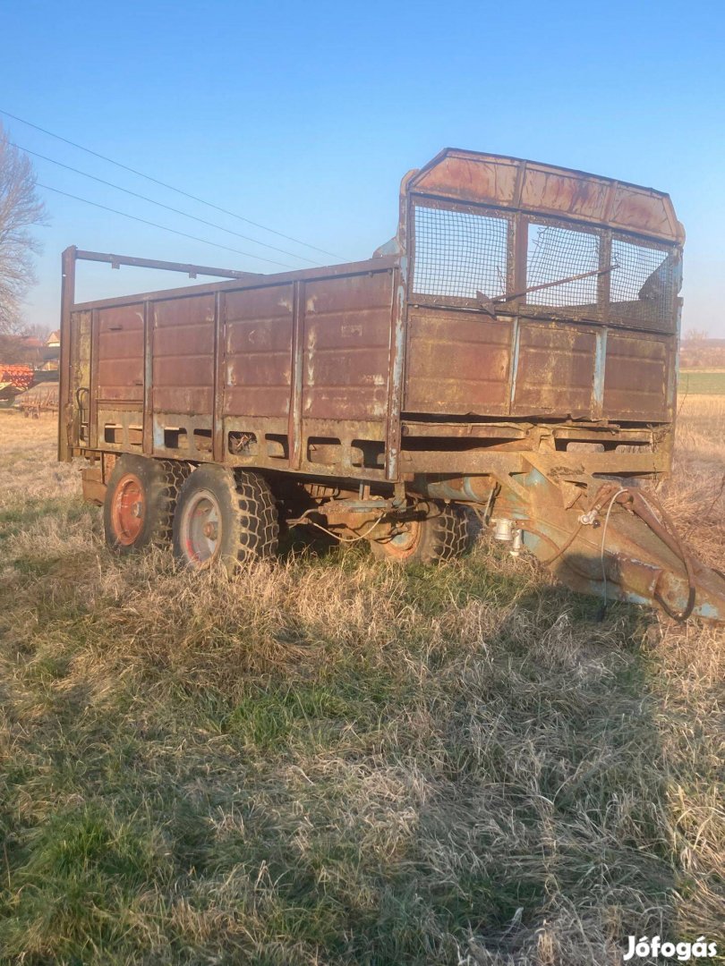 Trágyaszóró T088