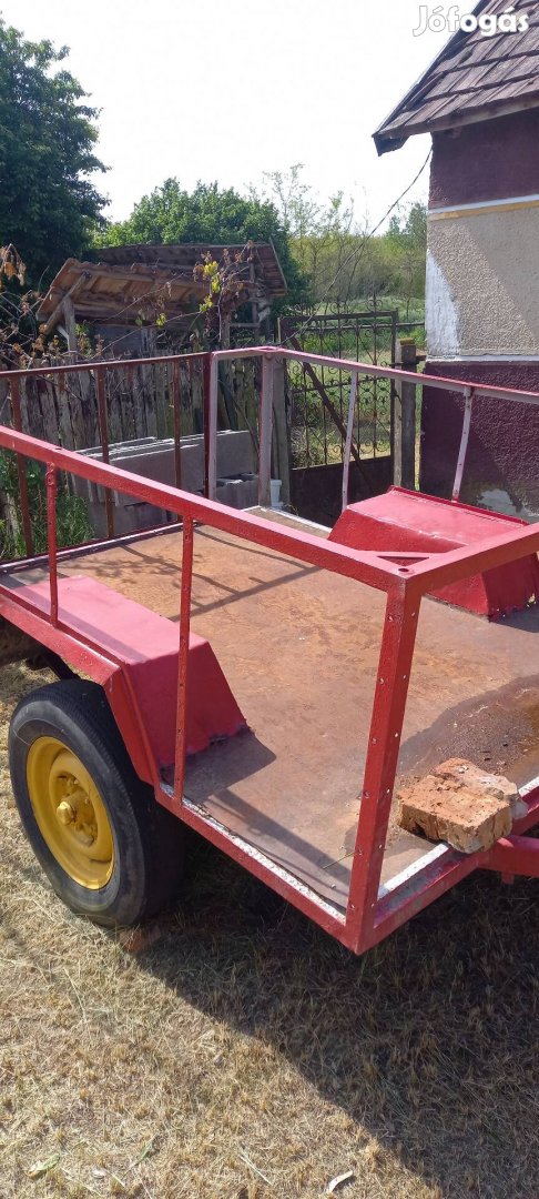 Traktor 1 tengelyes pótkocsi eladó