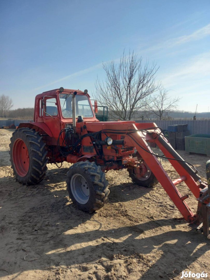 Traktor MTZ82