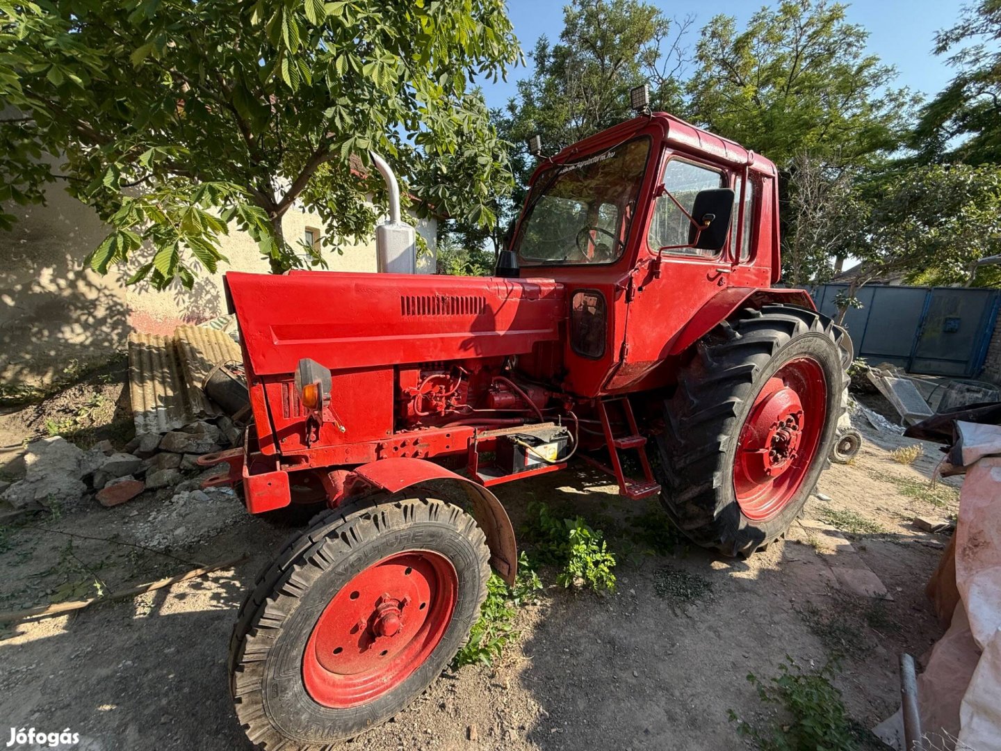 Traktor MTZ 80