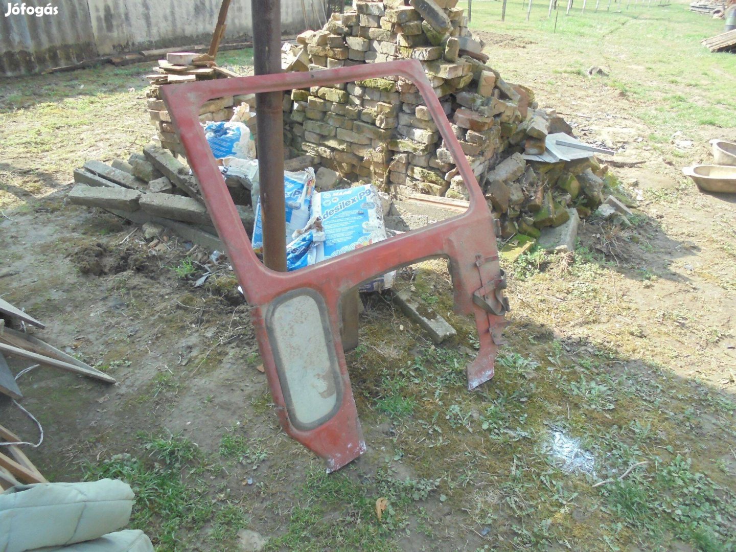 Traktor MTZ fülke eleje