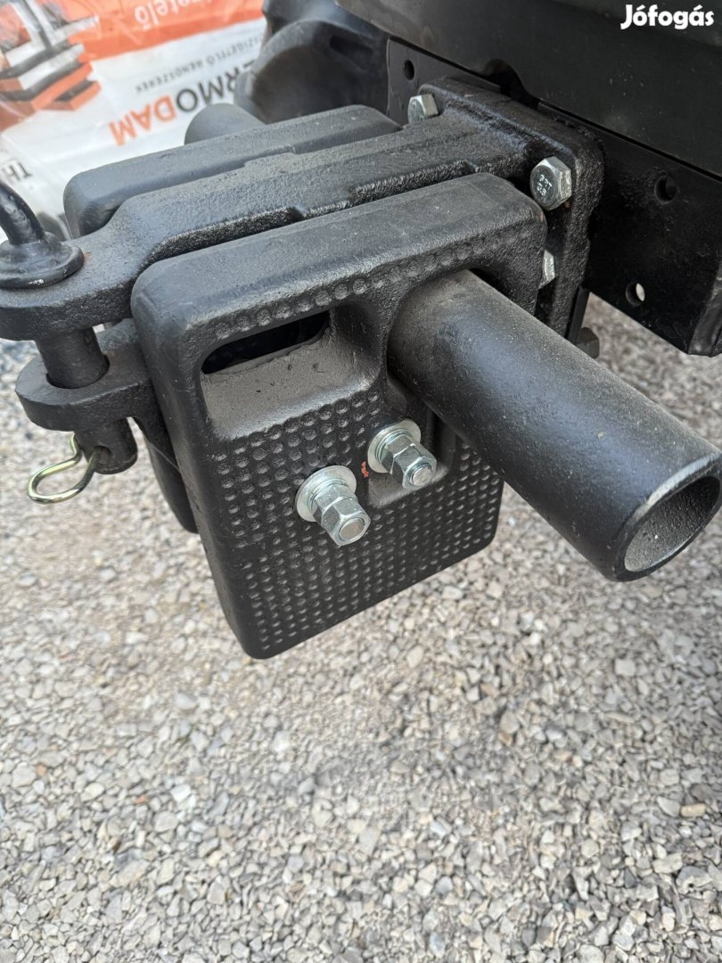 Traktor T25-ős  Orrsúly Tartóval együtt eladó!!!