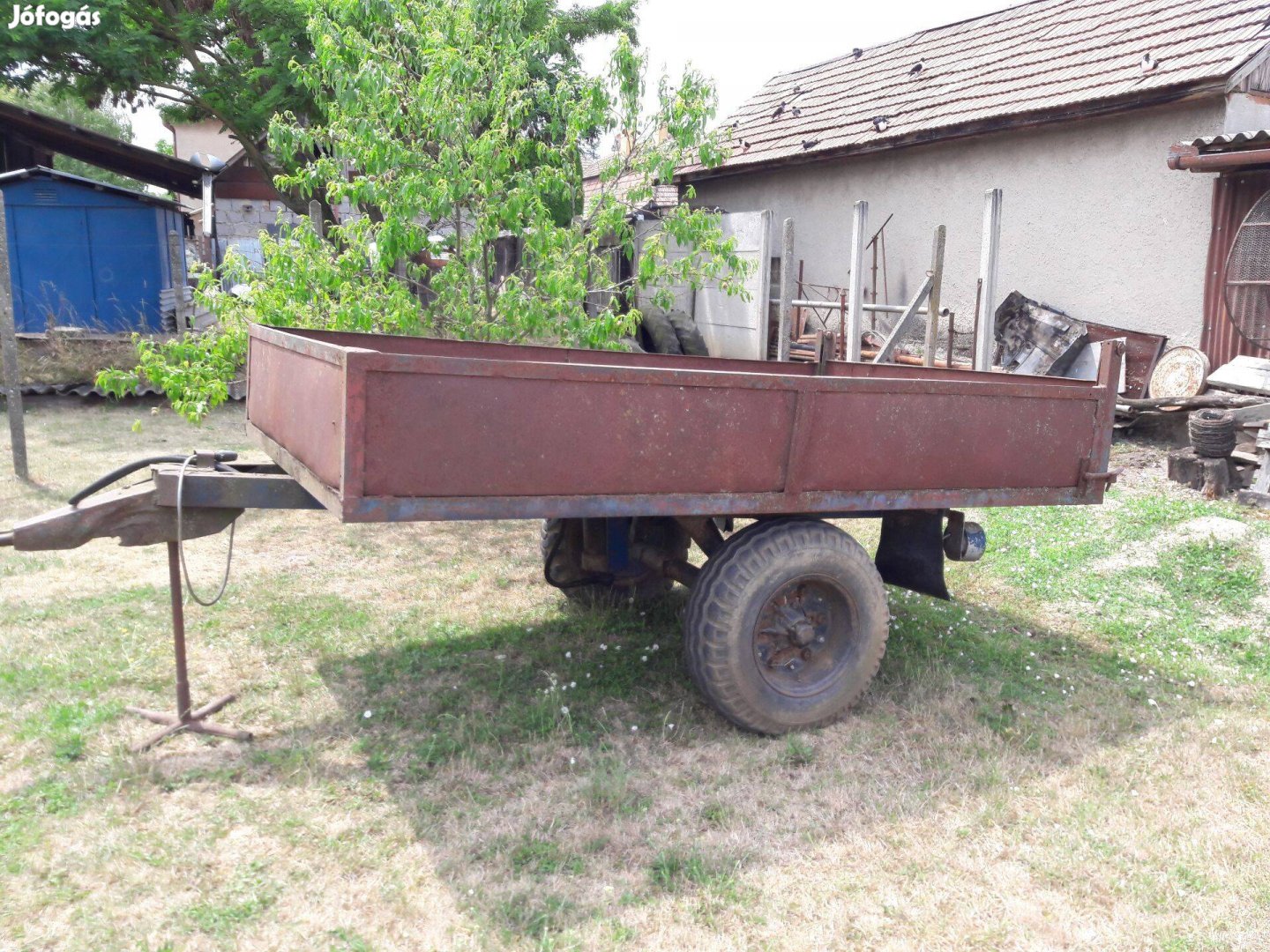 Traktor billenő pótkocsi