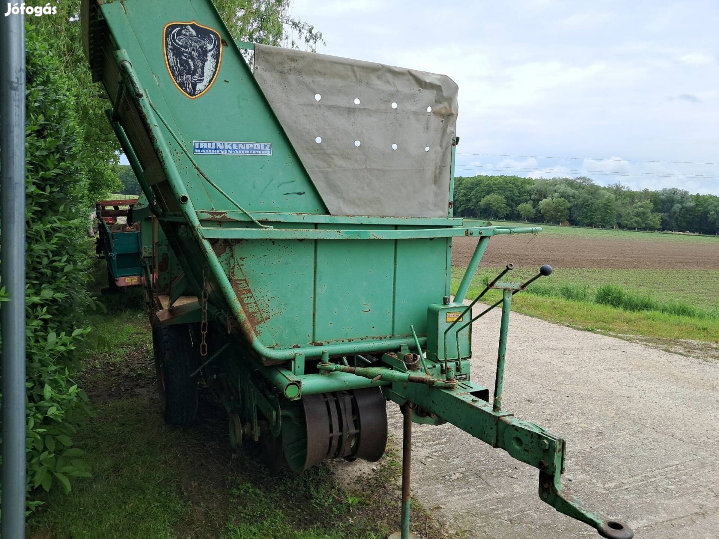 Traktor és Krumpliszedő 