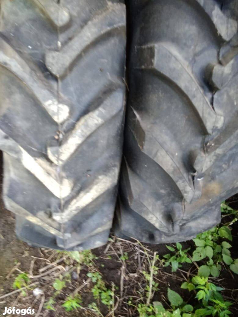 Traktor gumi, új, 2 db, 14,9x30