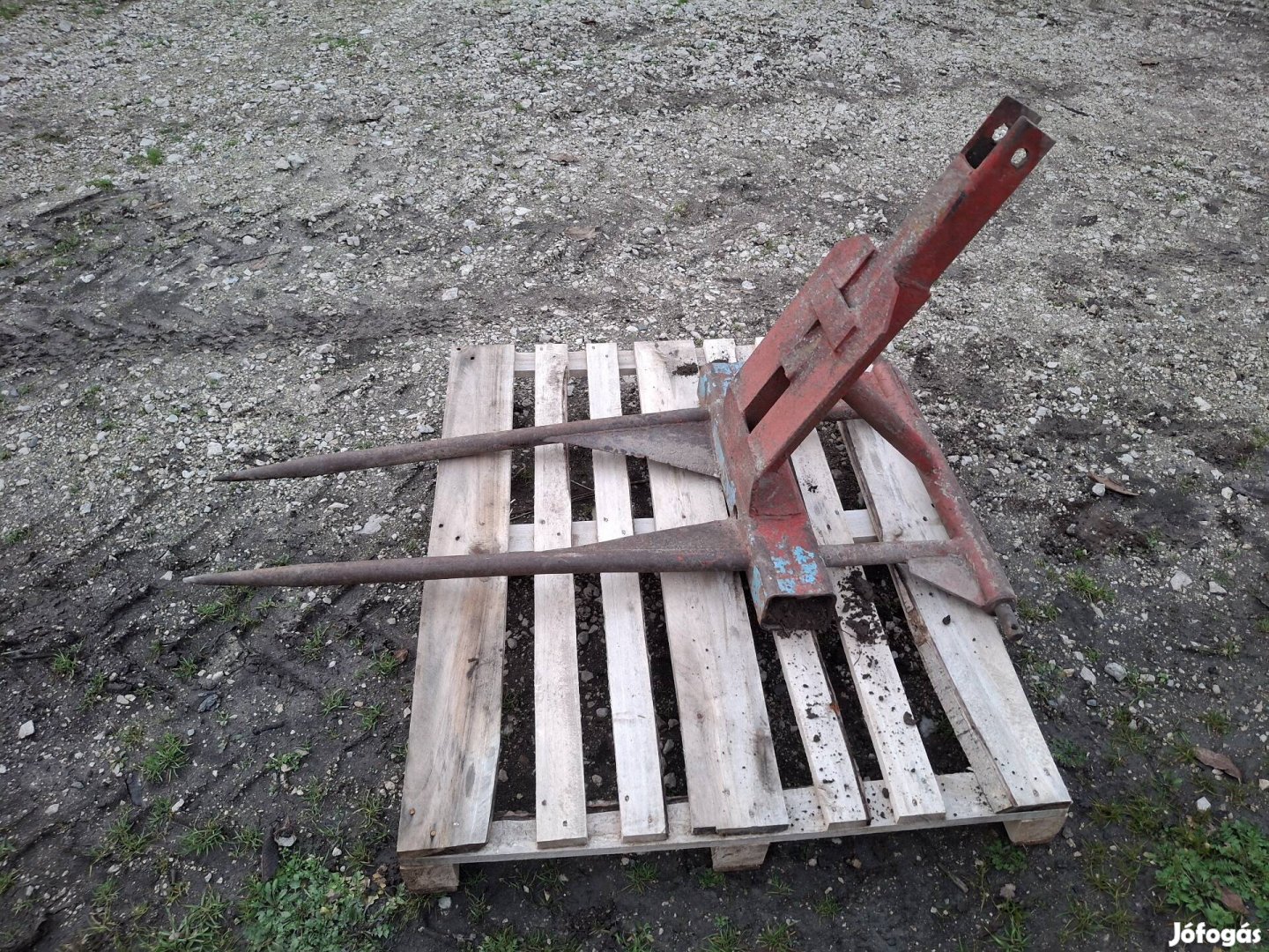 Traktor hárompontra szerelhető bálavilla eladó!