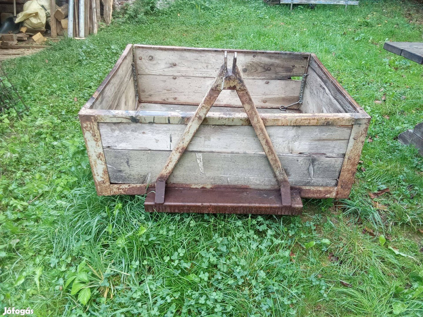 Traktor hátsó fügesztet láda eladó