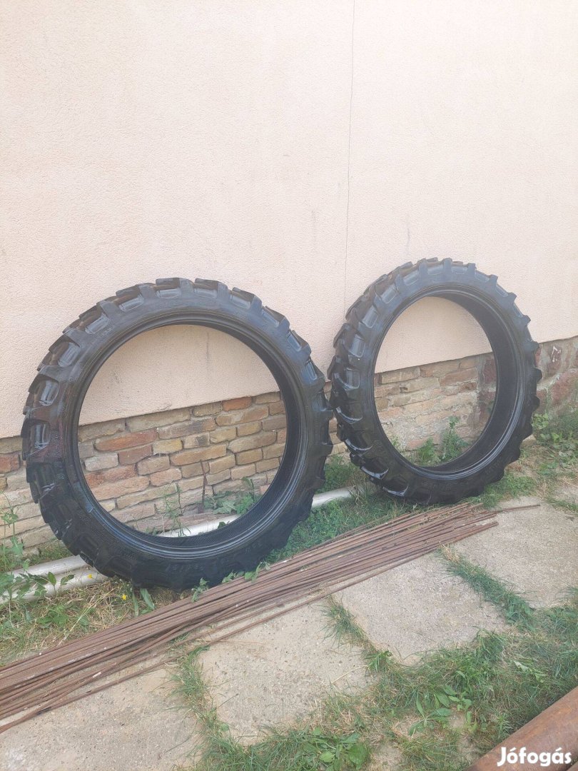 Traktor.hátsó gumi 8.3 R36 2db eladó
