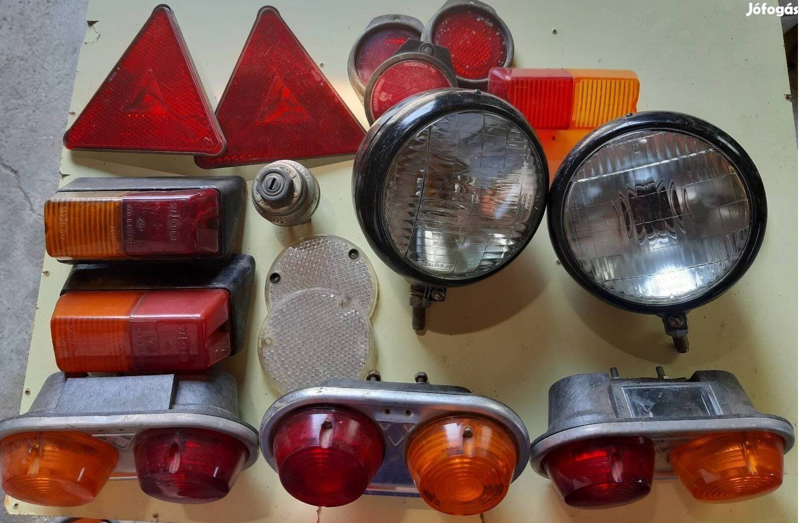Traktor lámpa és gyújtáskapcsoló eladó