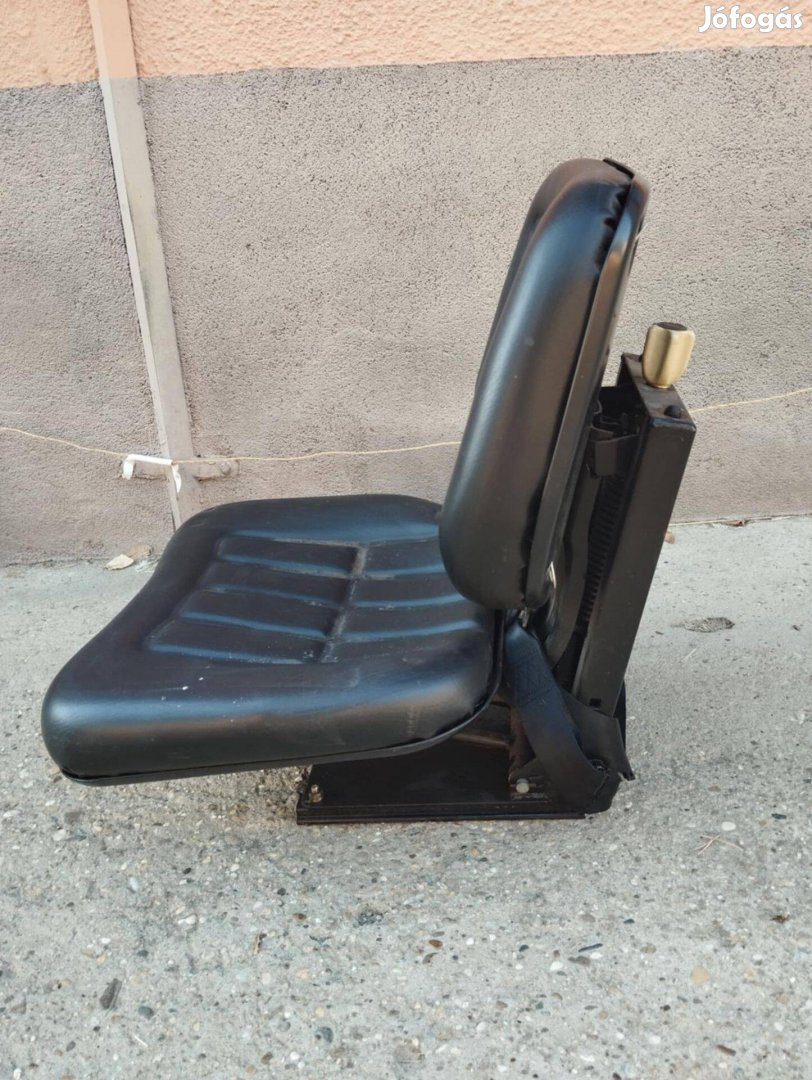 Traktor,targonca ülés újszerű állapotban eladó!