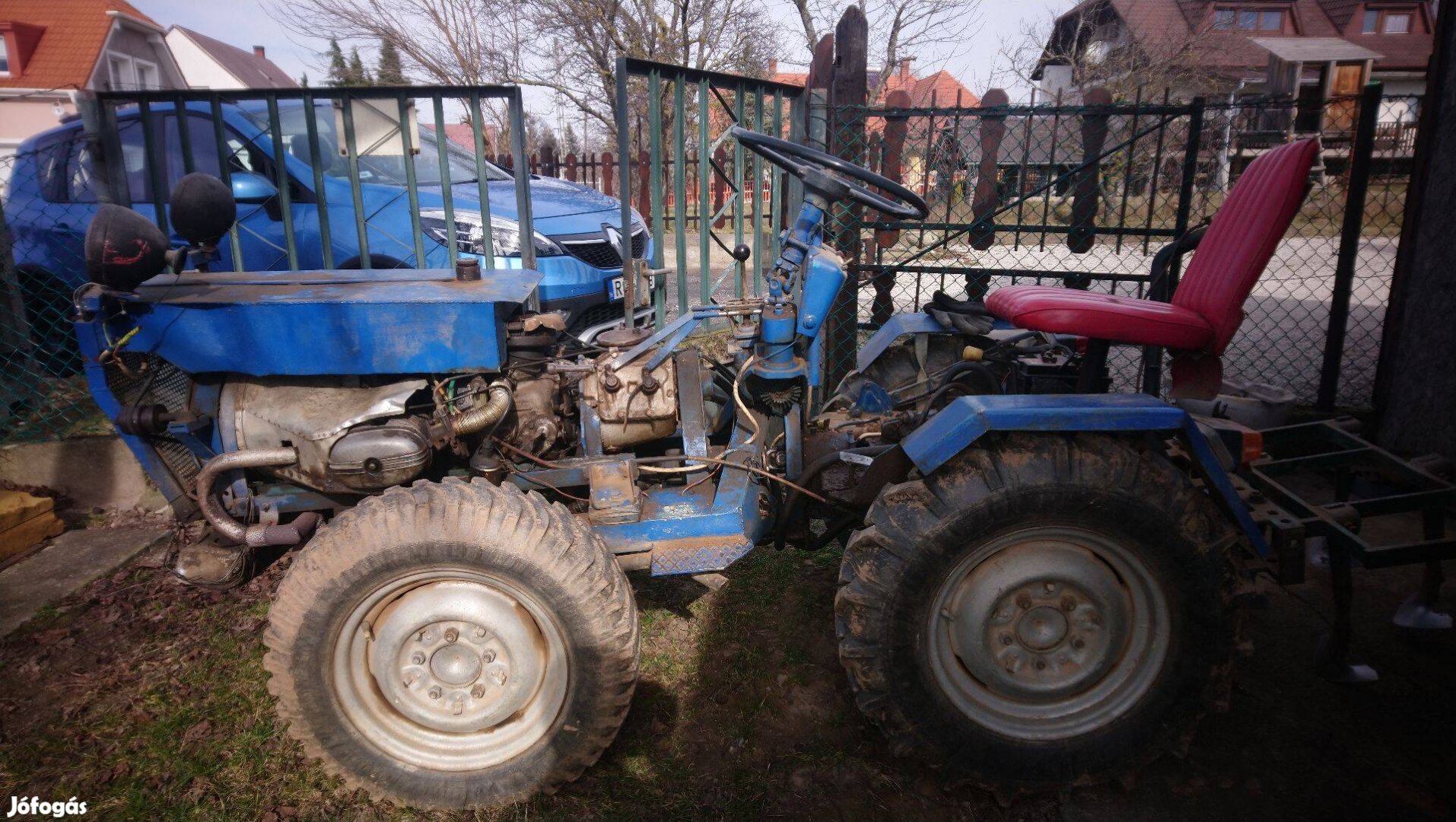 Traktor ural motoros