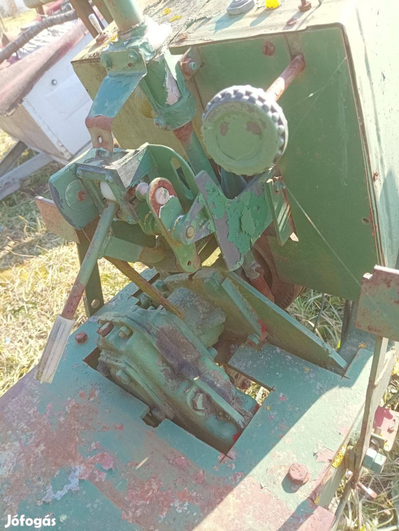 Traktor váltó összkerekes
