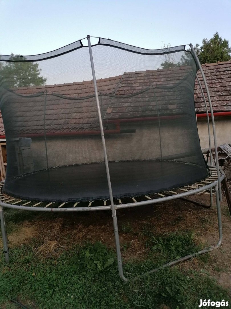 Trambulin 305-ös méretű kipróbálható!