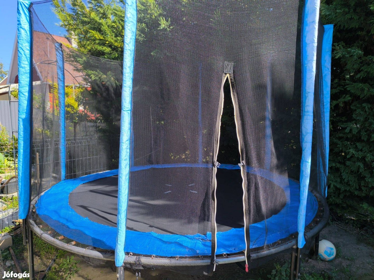 Trambulin új úgrófelülettel